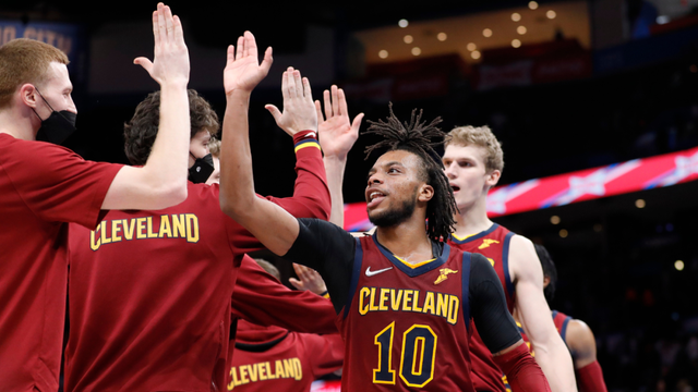 她展现了超 她展现了超